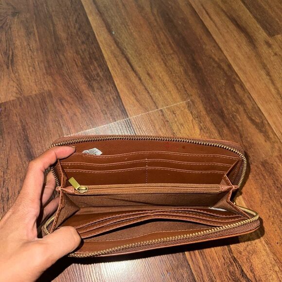 Fossil Tan Leather Clutch - Picture 6 of 6